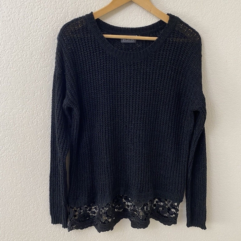 Astr Sweater Size Medium Black Open Knit Lace Trim